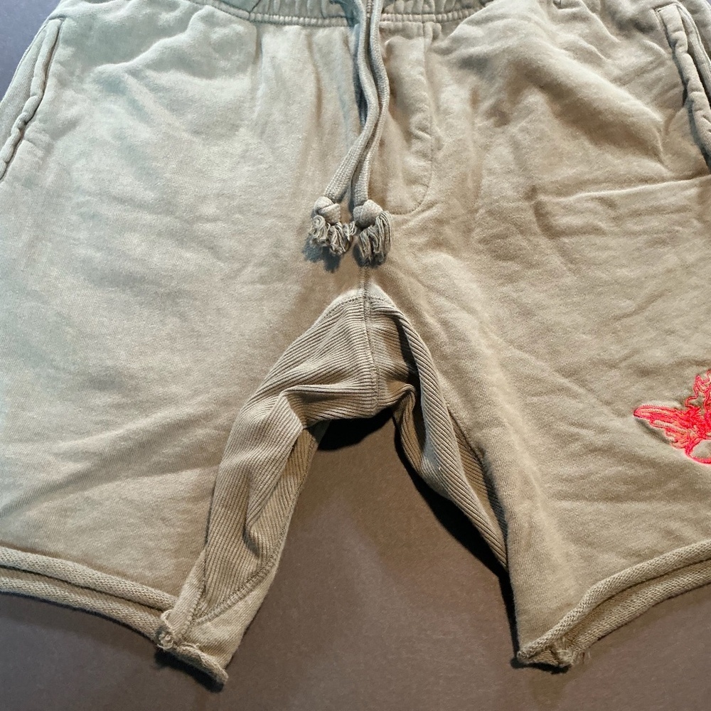 Boys Lie Angel Embroidered Sweat Shorts Olive Green Size M - Picture 4 of 7